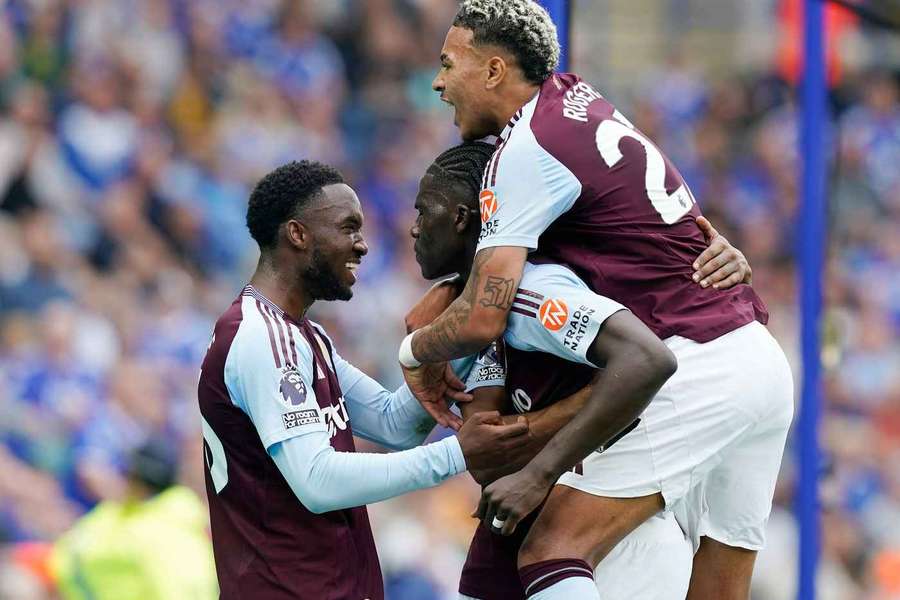 Onana celebrates his goal