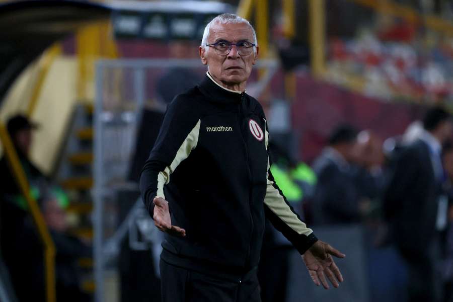Héctor Cúper ya no es entrenador del Universitario Héctor Cúper ya no es entrenador del Universitario