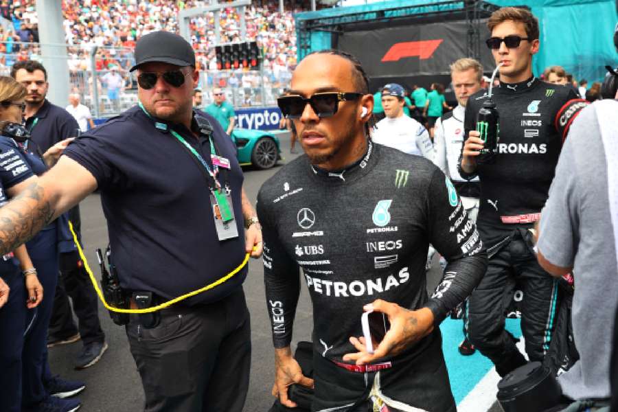 Hamilton je už roky spájaný s prestupom do Ferrari