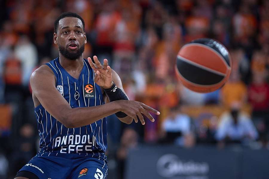 Jordan Loyd najskuteczniejszy, porażka Efesu w Walencji Jordan Loyd najskuteczniejszy, porażka Efesu w Walencji