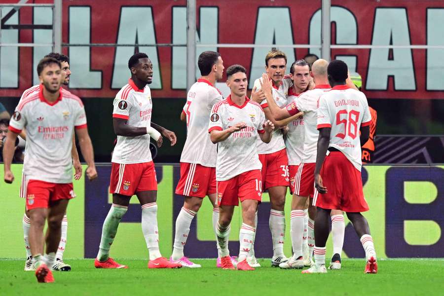 Benfica vem de uma vitória com o AC Milan Benfica vem de uma vitória com o AC Milan