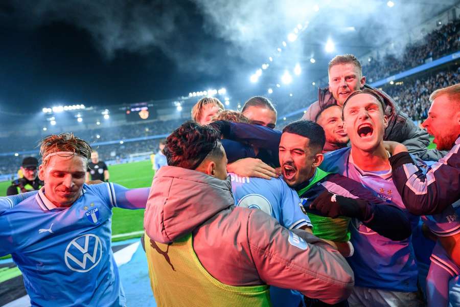 Malmö FF går amok i jubel efter at havevundet et nyt mesterskab