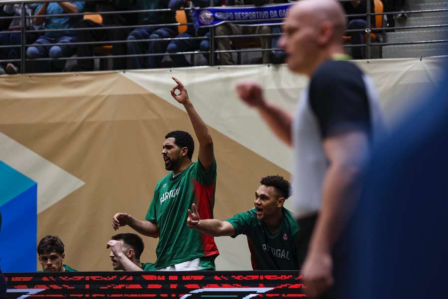 Rui Palhares celebra no banco de Portugal