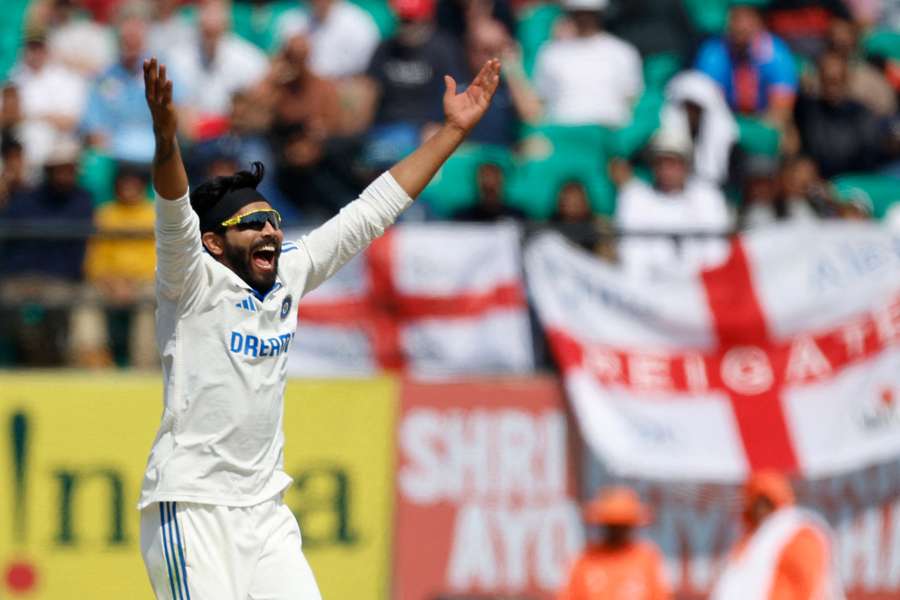  India's Ravindra Jadeja appeals successfully against England