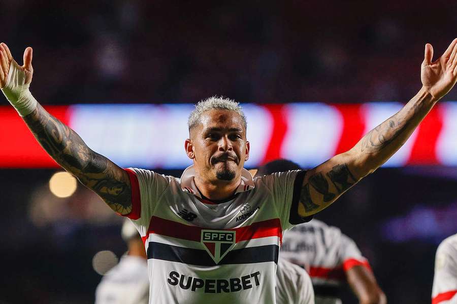 Luciano fez o segundo da vitória do São Paulo contra o Criciúma