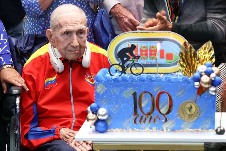 Julio César León cumple 100 años.
