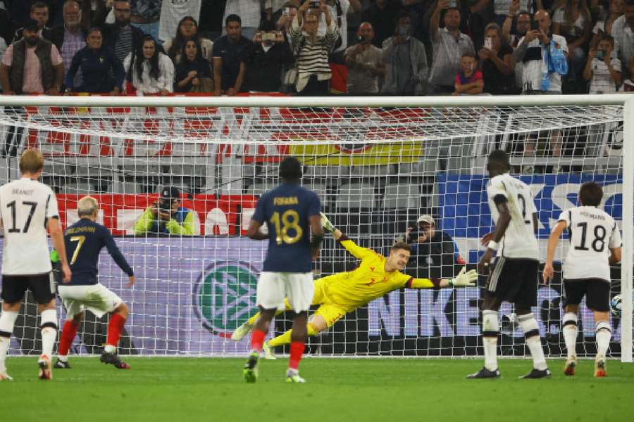 Griezmann scoring a penalty