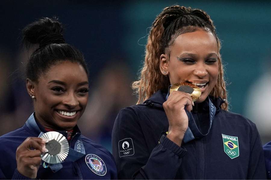 Rebeca Andrade brilhou em Paris, encerrando sua participação nas Olimpíadas com quatro medalhas