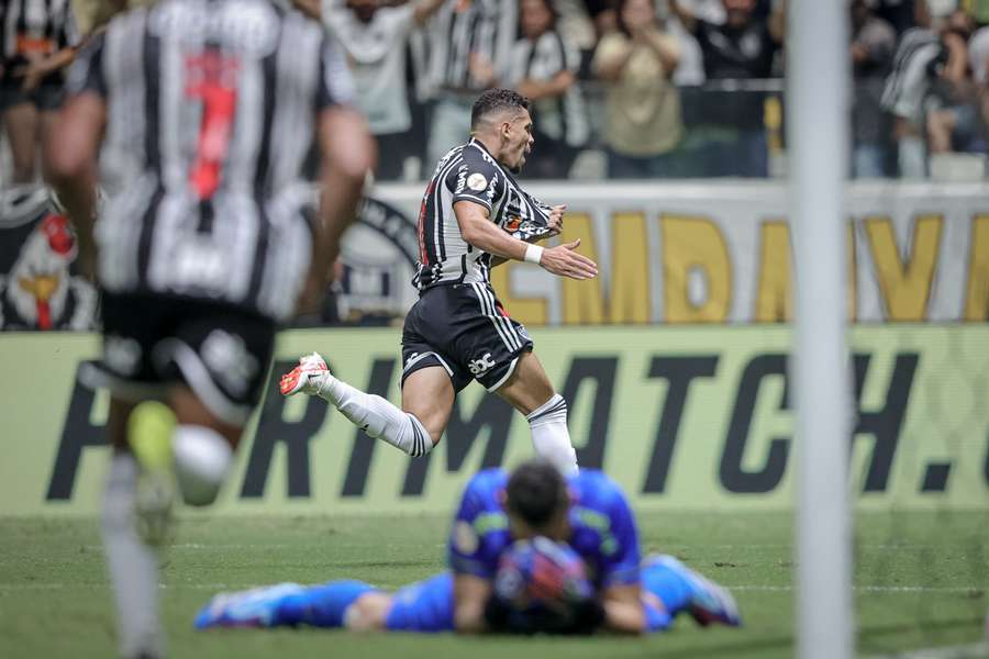 Paulinho garantiu a vitória do Galo contra o Flu