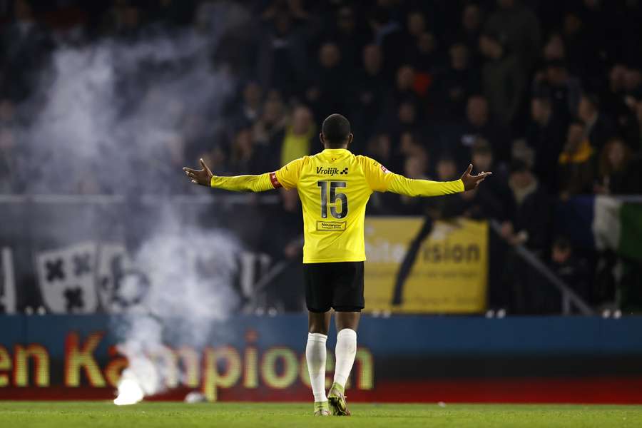 NAC Breda gaat toeschouwers beter fouilleren na gestaakt duel