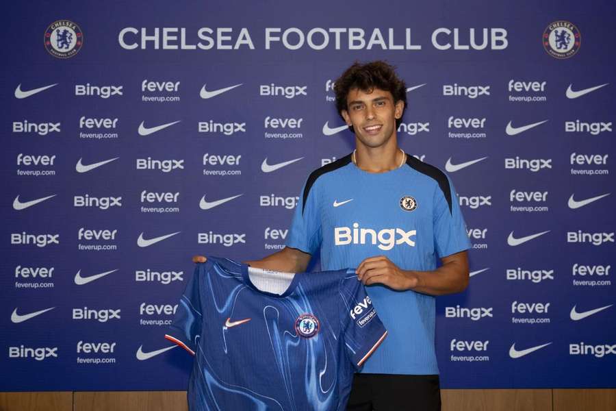 João Félix oficializado no Chelsea