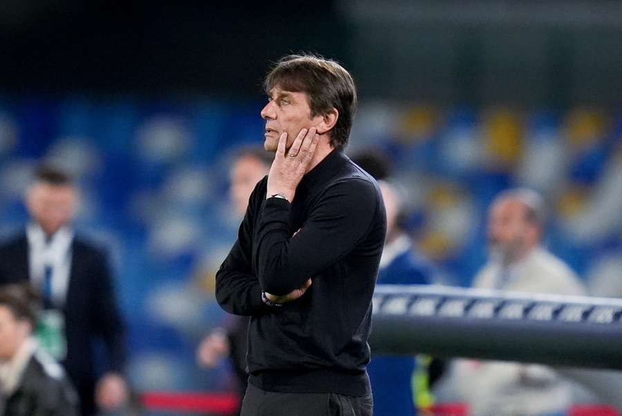 Antonio Conte, entrenador del Nápoles