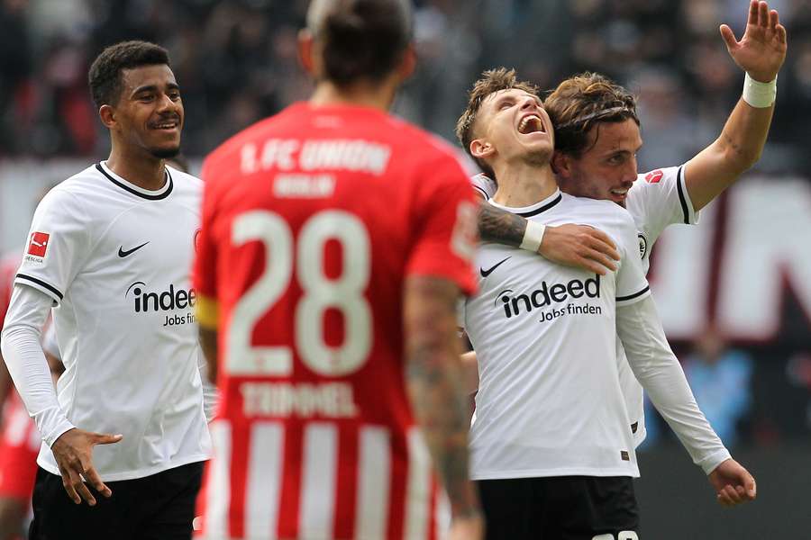 Union Berlin sofre 1ª derrota no Alemão; Dortmund também perde
