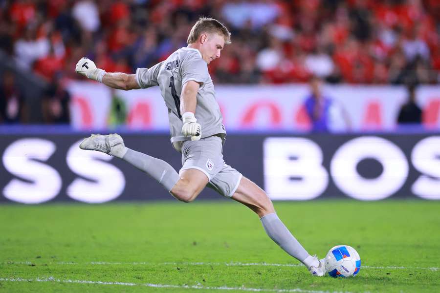 John Gunn, gardien du Panama. John Gunn, gardien du Panama.