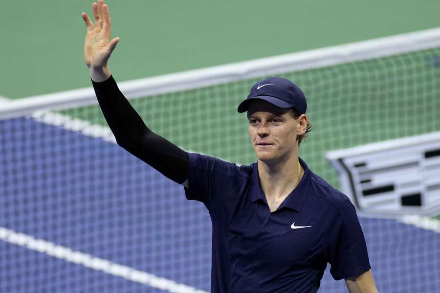 Jannik Sinner waves to the crowd after defeating Felix Auger-Aliassime at 2025 US Open