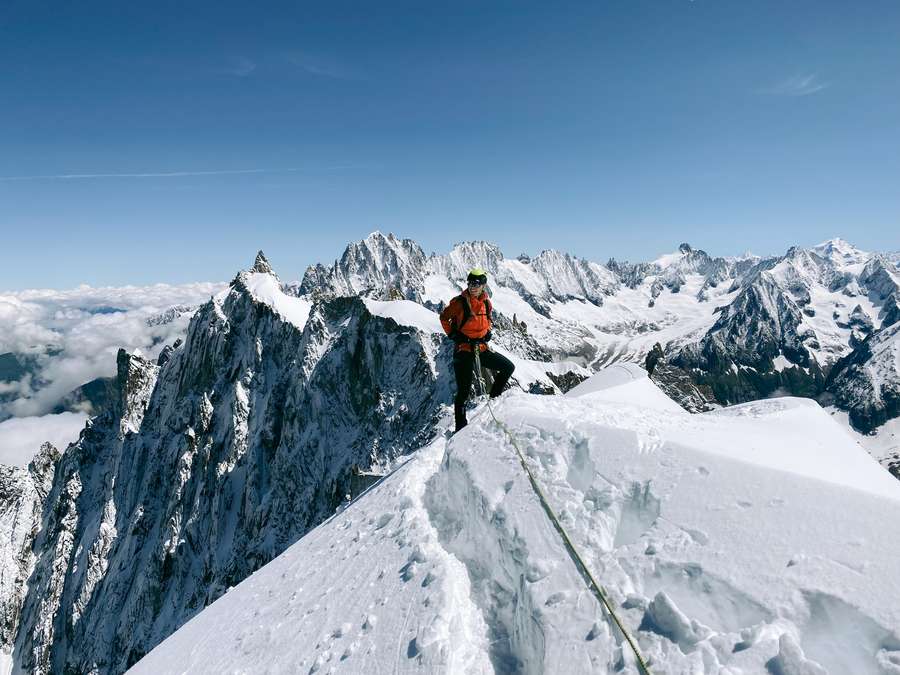 Emma på toppen af Alperne