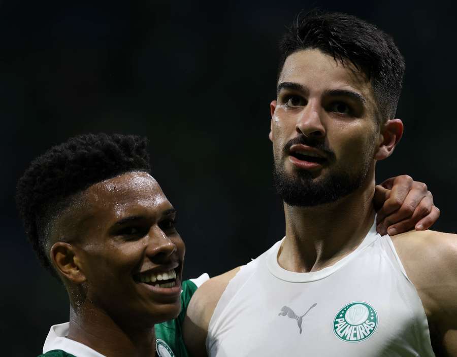 Estêvão e Flaco López marcaram em Palmeiras 6x0 Sporting Cristal
