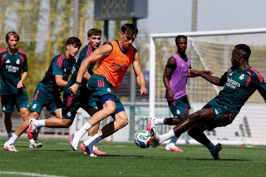 Imagen del último entrenamiento del Real Madrid antes de jugar contra el Ferencvaros Imagen del último entrenamiento del Real Madrid antes de jugar contra el Ferencvaros
