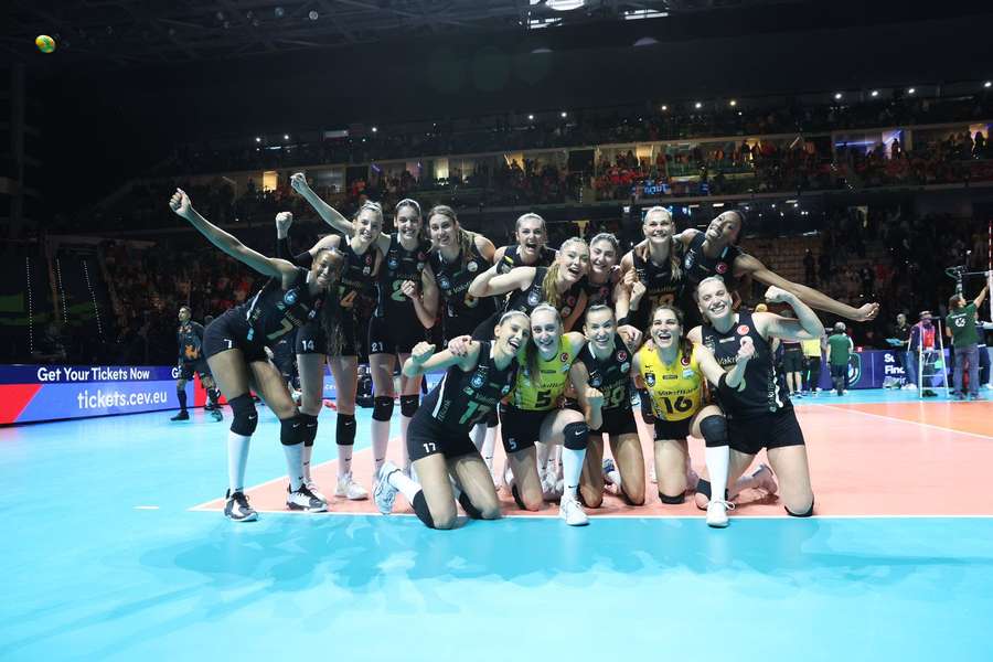 VakifBank encarou rival turco na decisão da Champions