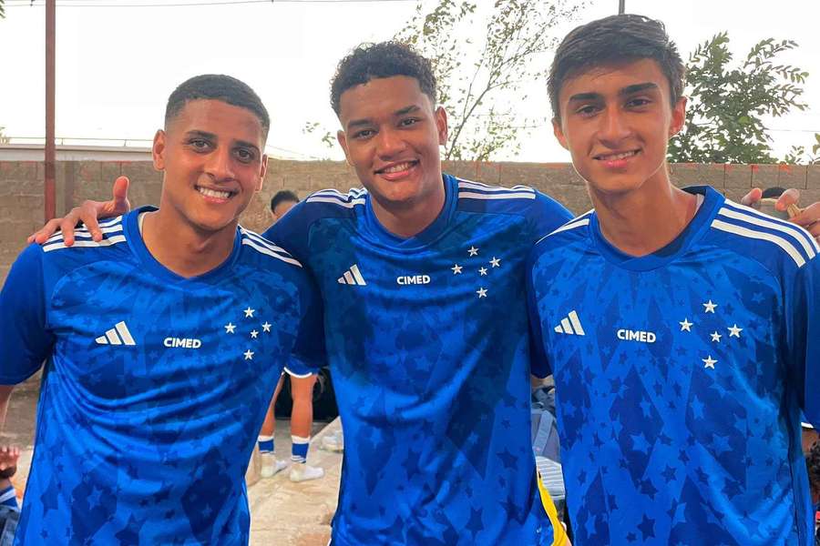 Fernando, Kenji e Filipe Melere marcaram na vitória do Cruzeiro