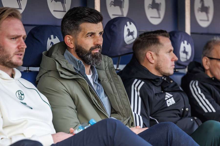 Miron Muslic und Schalke 04 sind nach der Hinrunde Tabellenführer der 2. Bundesliga. Miron Muslic und Schalke 04 sind nach der Hinrunde Tabellenführer der 2. Bundesliga.