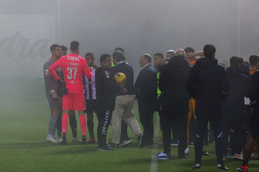 Nevoeiro parou o Nacional - FC Porto na sexta-feira