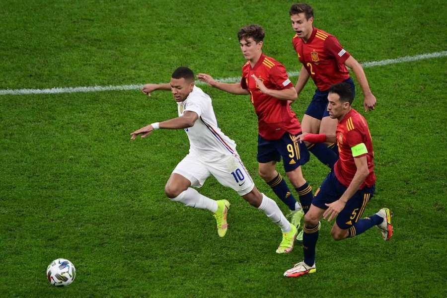 Kylian Mbappé bude opět naháněn španělskými obránci.