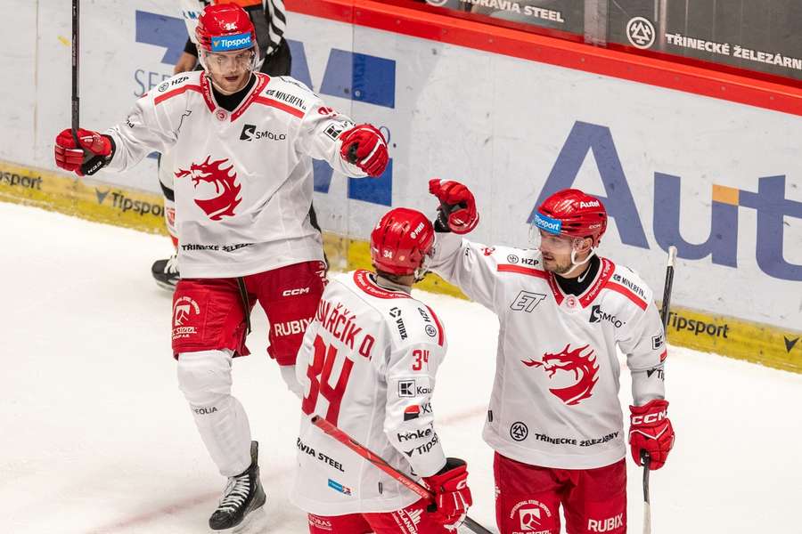 Libor Hudáček (vpravo) nastřílel Českým Budějovicím hattrick.