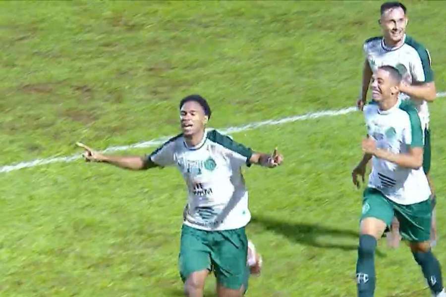 Pedro Manoel garantiu a vitória do Guarani sobre o Atlético-MG nos acréscimos