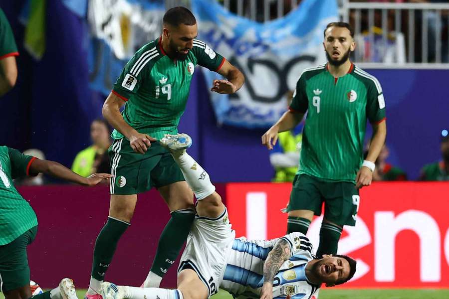 L'Algérie saisit la Fifa au sujet de l'arbitrage de son match contre l'Argentine L'Algérie saisit la Fifa au sujet de l'arbitrage de son match contre l'Argentine