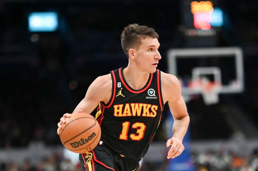 Driepunt-specialist Bogdanovic vier jaar langer bij Hawks