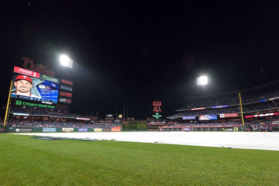 Game Three of World Series postponed due to inclement weather