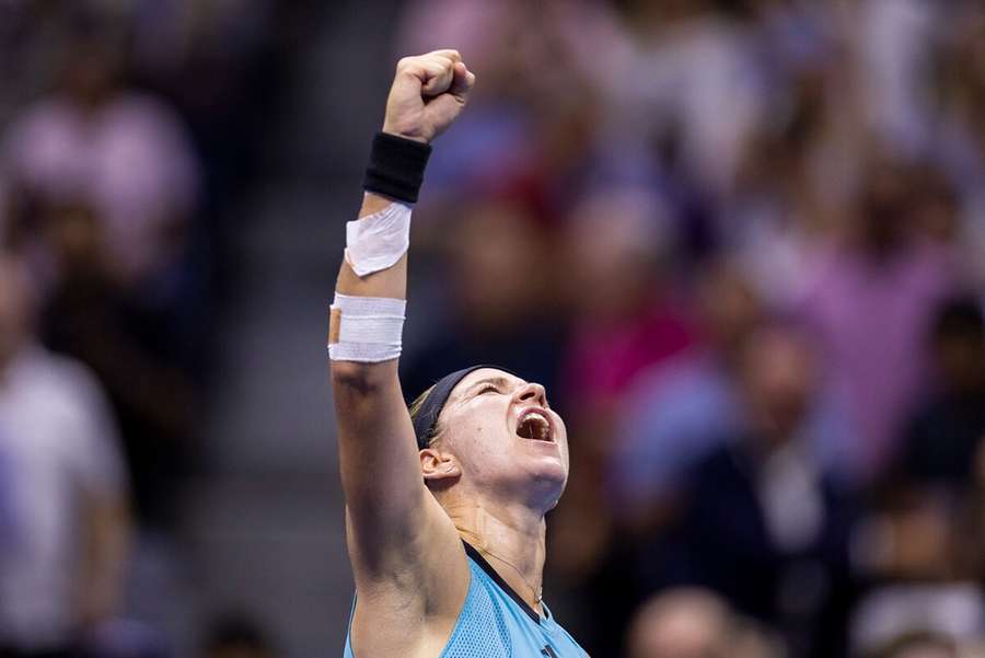 Muchova spiller sig i semifinale mod Wozniackis overkvinde