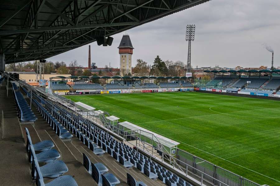 Dynamo České Budějovice B vzdalo čtvrtou ligu, je prvním sestupujícím. Dynamo České Budějovice B vzdalo čtvrtou ligu, je prvním sestupujícím.