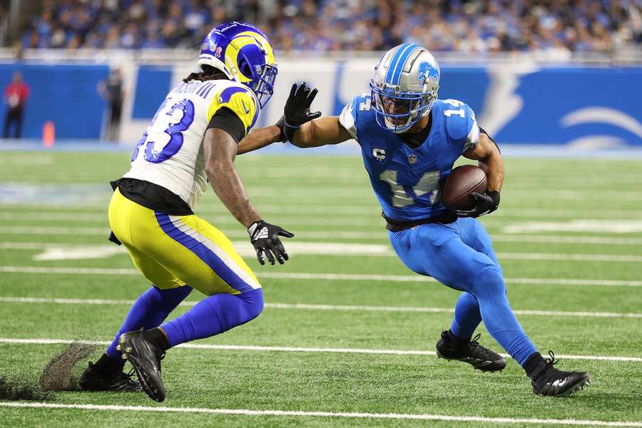 Amon-Ra St. Brown (r.) konnte über einen Auftaktsieg seiner Detroit Lions gegen Los Angeles jubeln.