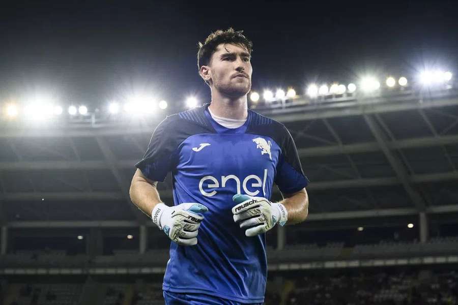 Franco Israel leva apenas 10 jogos no Torino Franco Israel leva apenas 10 jogos no Torino