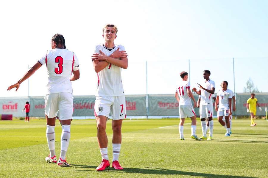 O festejo de Jesse Derry após o golo diante da Itália O festejo de Jesse Derry após o golo diante da Itália