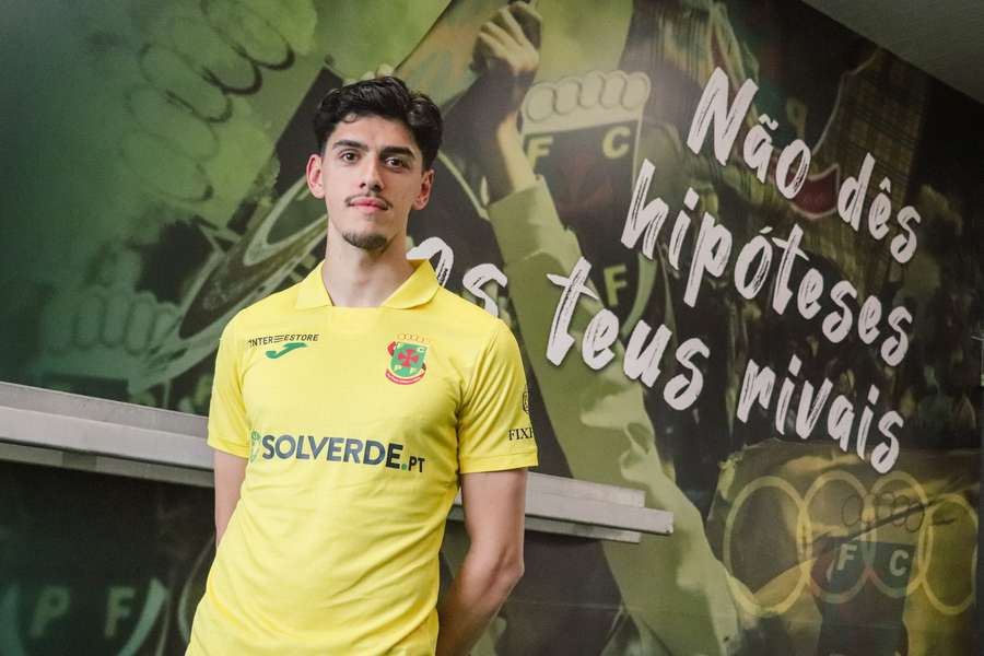 Afonso Rodrigues apresentado no Paços de Ferreira
