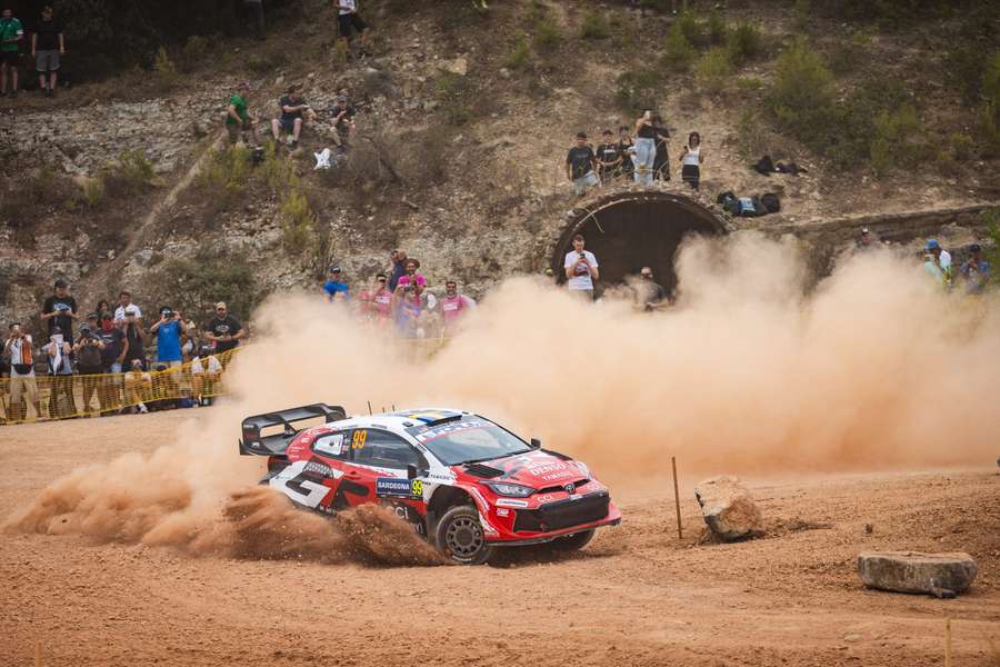 Szwed Oliver Solberg liderem Rajdu Sardynii. Szwed Oliver Solberg liderem Rajdu Sardynii.