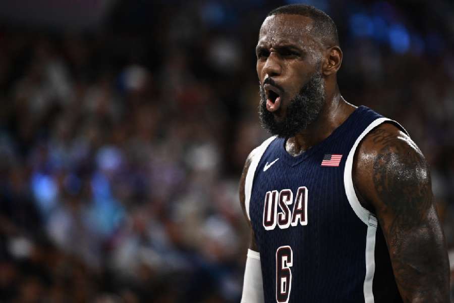 LeBron James foi o responsável por reunir as 