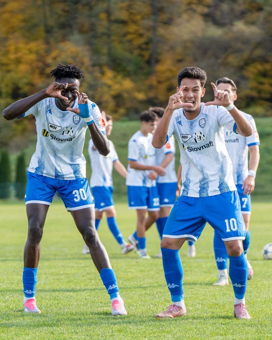 Na listine strelcov sa objavil Ballack i Fellipe Vieira. Na listine strelcov sa objavil Ballack i Fellipe Vieira.