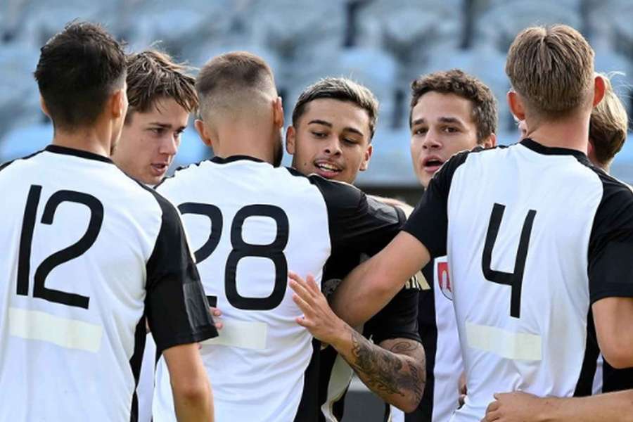 Soud zastavil insolvenční řízení s Dynamem, hlásí se další věřitelé, jde o miliony. Soud zastavil insolvenční řízení s Dynamem, hlásí se další věřitelé, jde o miliony.