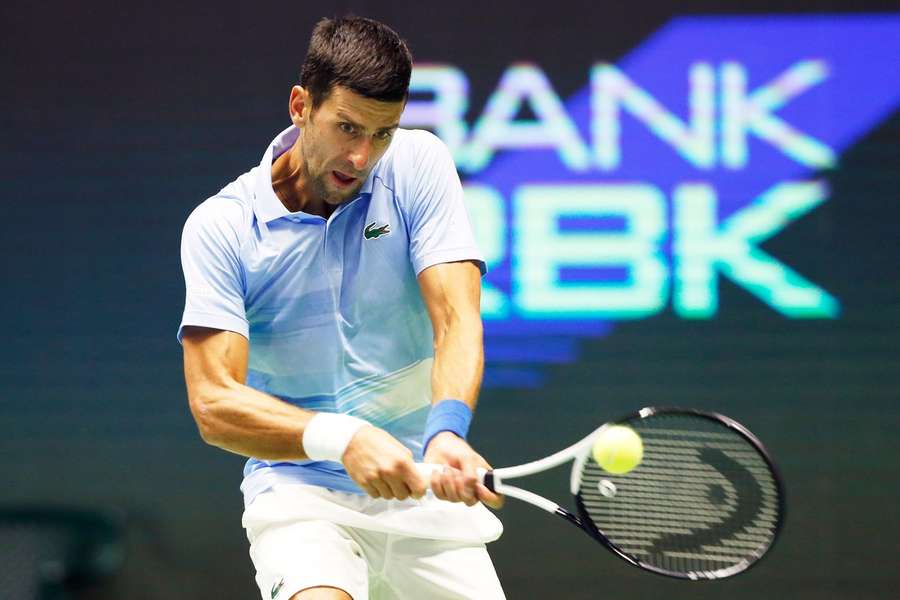 Srbský tenista získal 90. singlový titul v kariére.