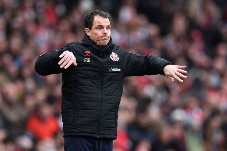 Le Bris: Sunderland must learn from Arsenal defeat