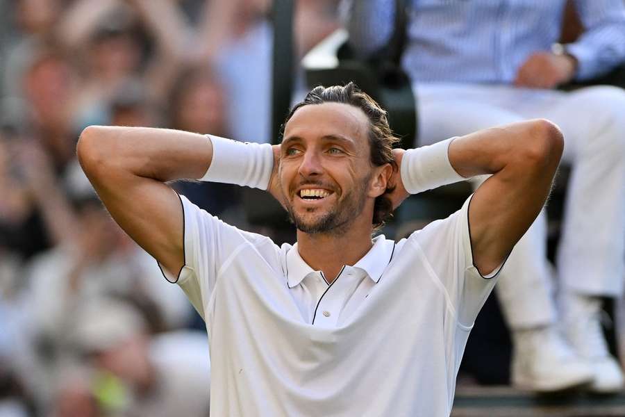 Arthur Rinderknech přehrál Alexandera Zvereva v pěti setech.