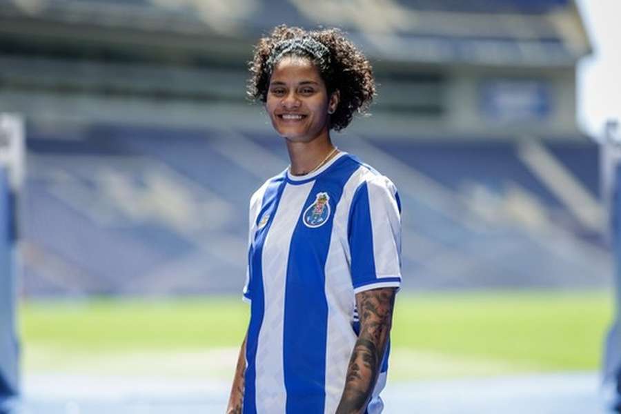 Jassie Vasoncelos com a camisola do FC Porto