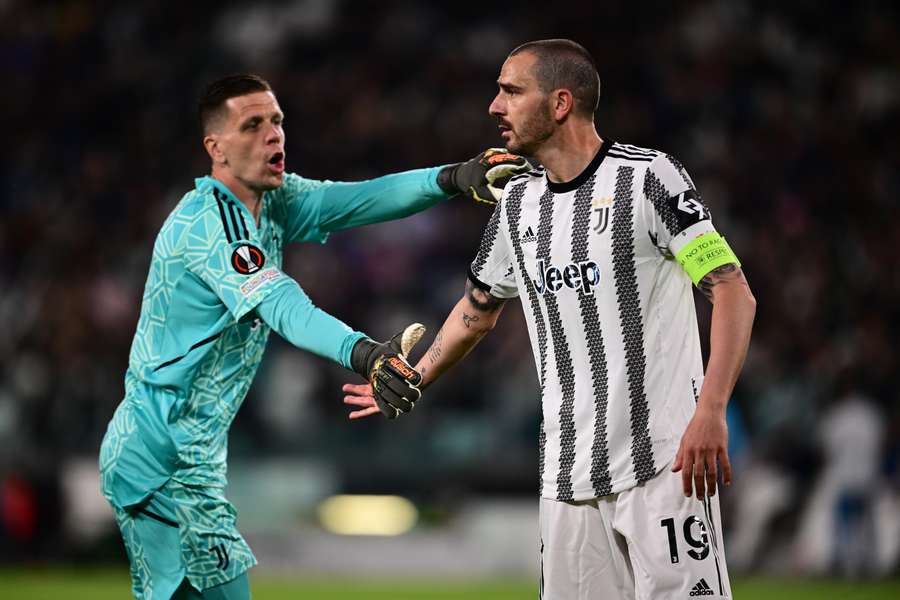 Szczesny e Bonucci na primeira mão da eliminatória