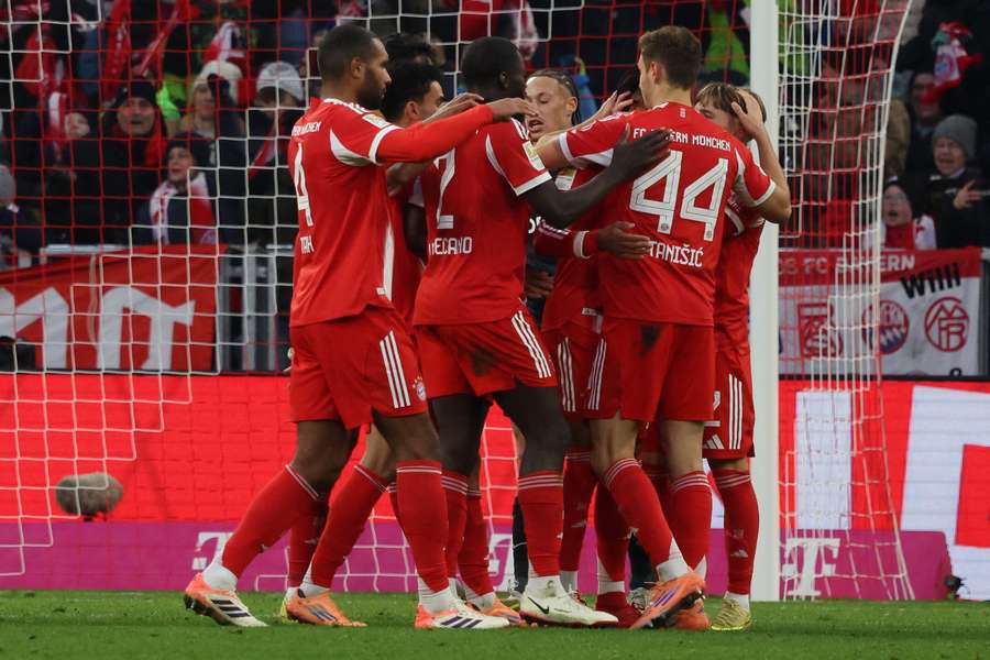 Bayern prohrával, ale utkání otočil.