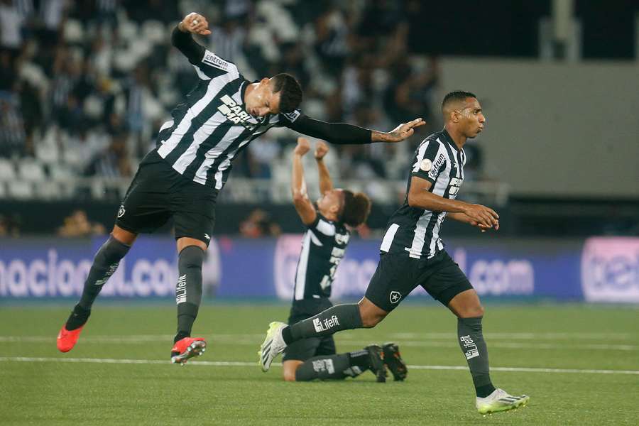 Victor Sá fez o gol de empate do Botafogo