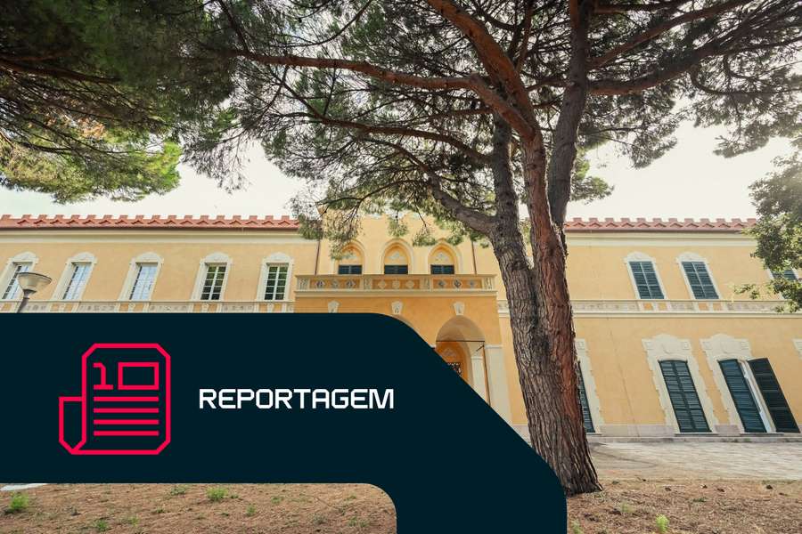 A entrada principal da Badia di Sant'Andrea, um mosteiro renovado por Génova.